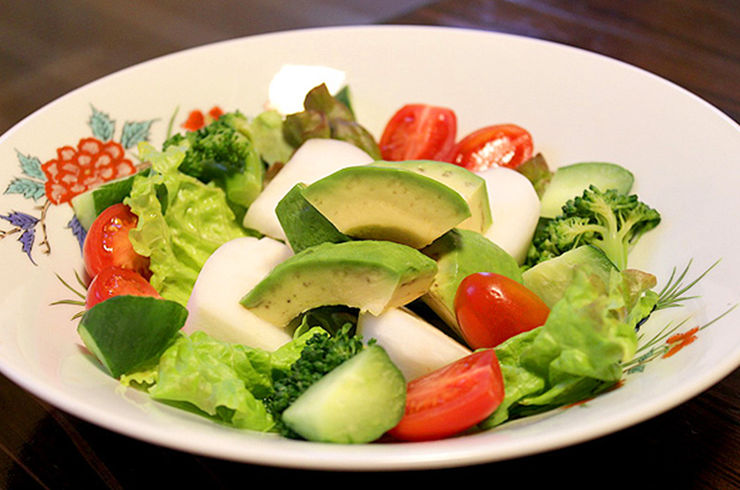 かぶらとアボガドサラダ